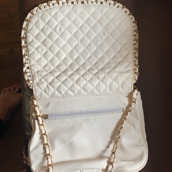 Authentic Dan Story Designer quilted purse. GUC. - Picture 10 of 13